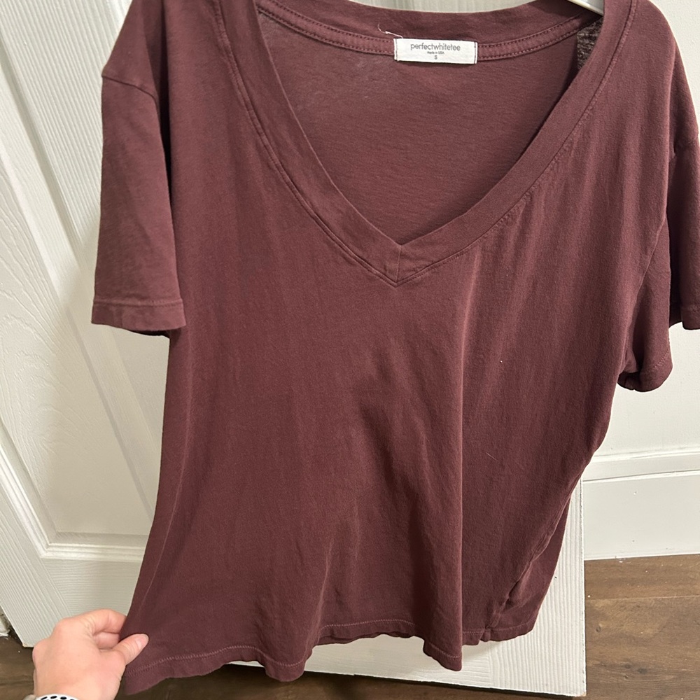Perfect White Tee V neck - Picture 3 of 4